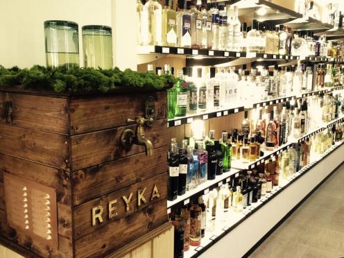 Reyka Martini Dispenser