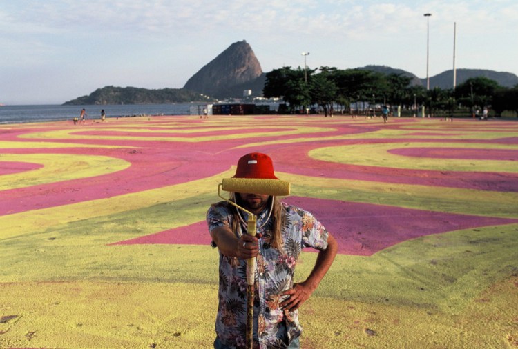 Ballantine's Presents INSA's SPACE GIF-ITI