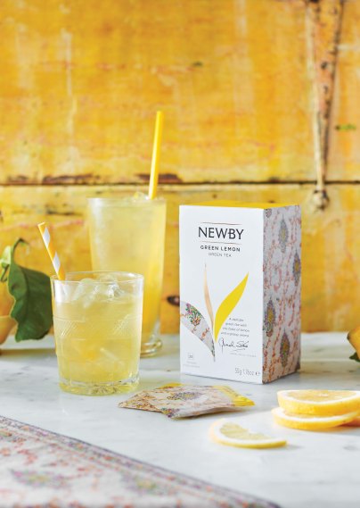 NewbyTeas_Teabags_25Count_ICED_TEA_GreenLemon_Portrait_w_Pashmina_RGB