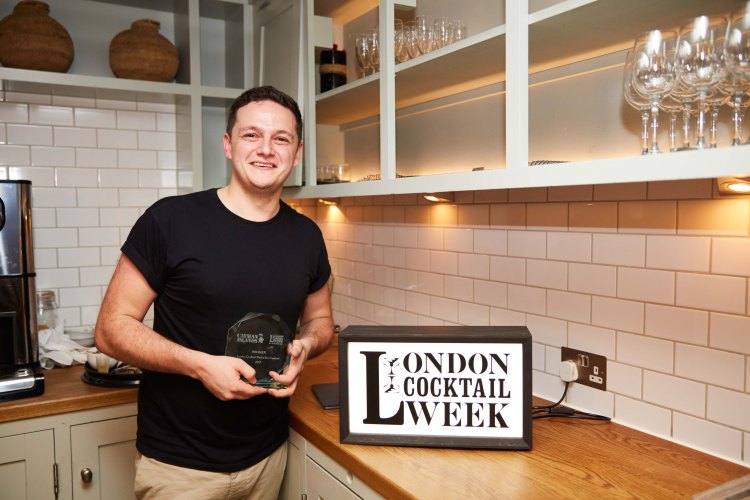 Cayman Islands Department of Tourism co-hosts first ever competition to find London Cocktail Week’s best cocktail.